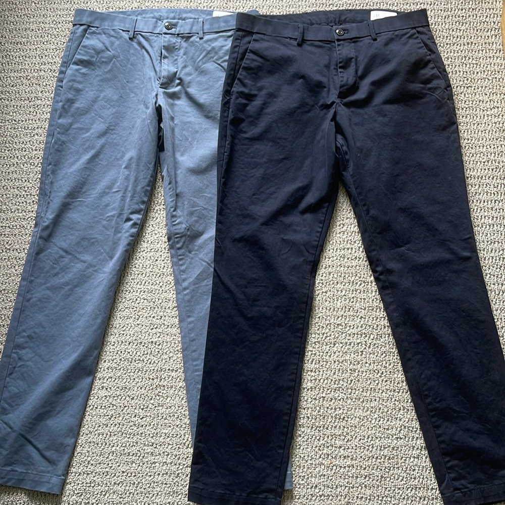 Men's Gap Athletic Tapered Khakis - 33/32